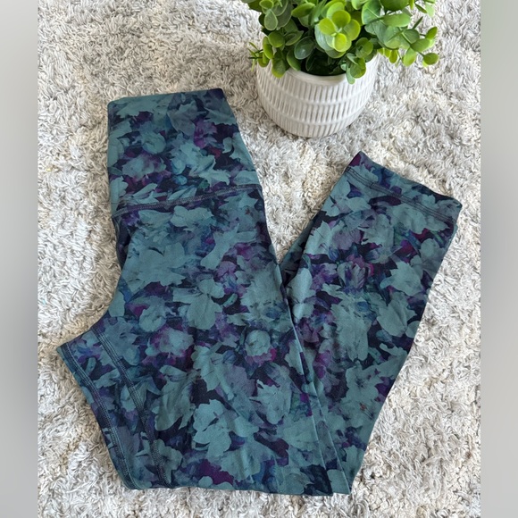 Lululemon Floral Align High Rise Crop Leggings - Picture 2 of 7